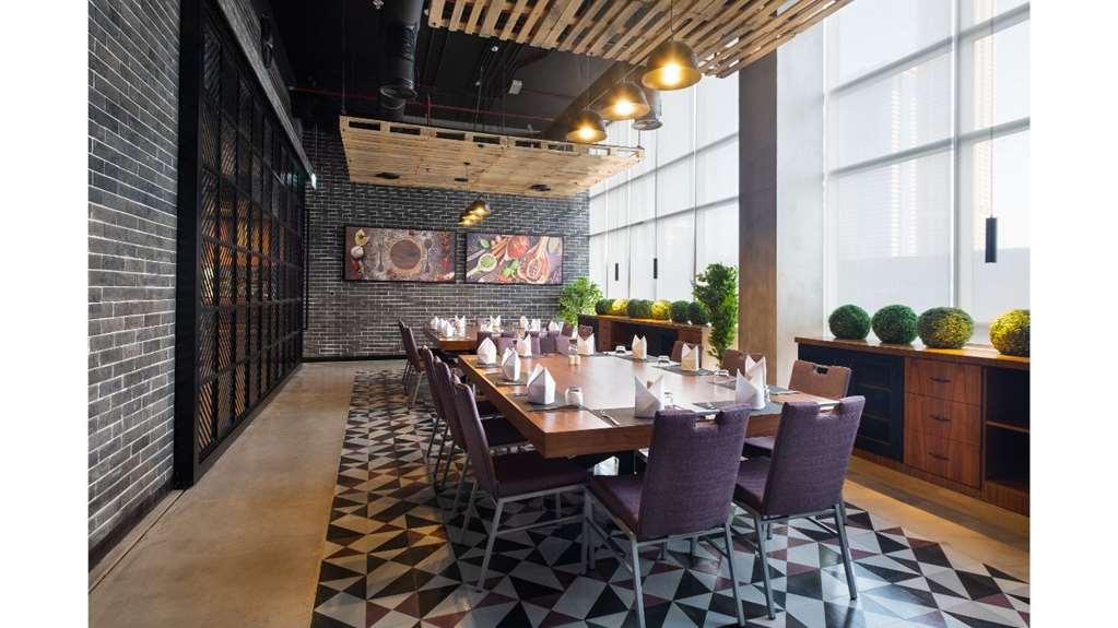 Park Regis Business Bay Hotel Dubai Restaurant photo
